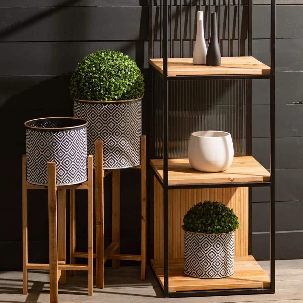 SULLIVANS Black and White Gemoetric Pattern Metal Planter on Stand (Set of 2) - Image 4