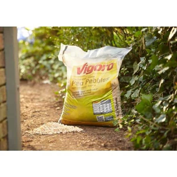 Vigoro 0.5 cu. ft. Bagged Pea Gravel Pebble Landscape Rock - Image 5
